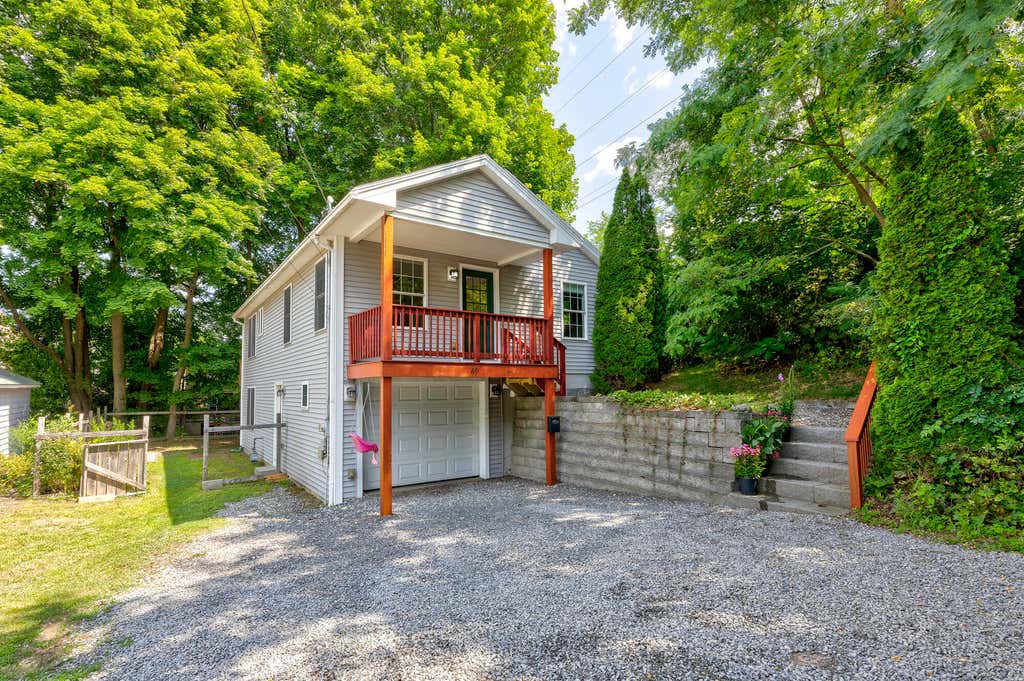 Photo of 49 Oakdale Avenue, South Portland, ME 04106 (MLS # 1675991)