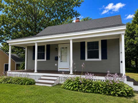 Photo of 31 Longfellow Drive, Cape Elizabeth, ME 04107 (MLS # 1674037)
