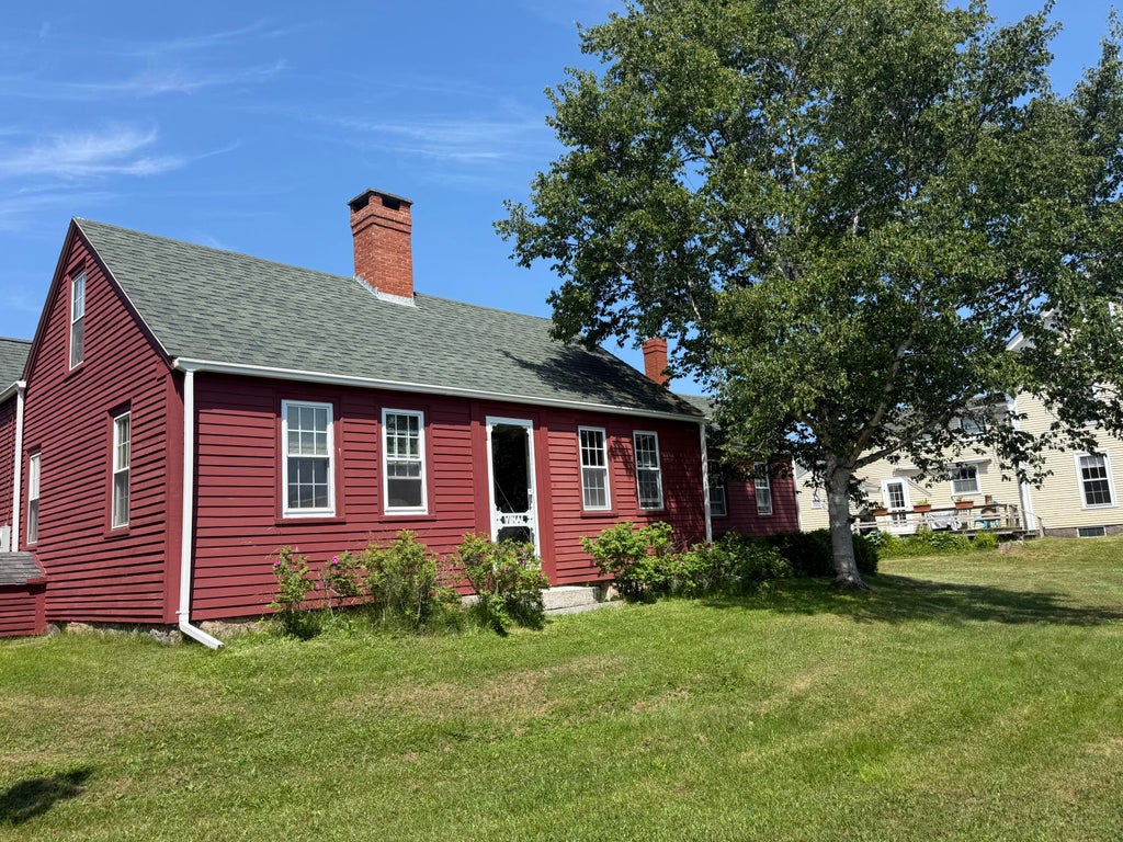 Photo of 5 Chestnut Street, Vinalhaven, ME 04863 (MLS # 1670675)