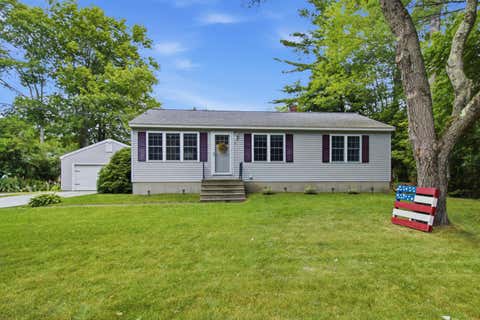 Photo of 4 Lola Street, Topsham, ME 04086 (MLS # 1673234)