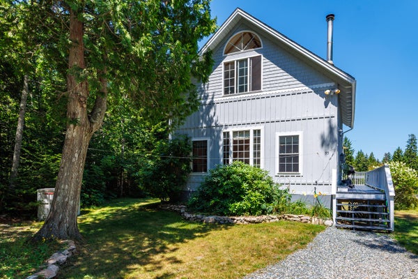 55 BAYVIEW DR, BERNARD, ME 04612 - Image aac22930dac2b6a33dbf640a9631c94d/833494460