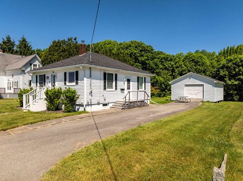 Photo of 34 Thatcher Street, Thomaston, ME 04861 (MLS # 1667946)