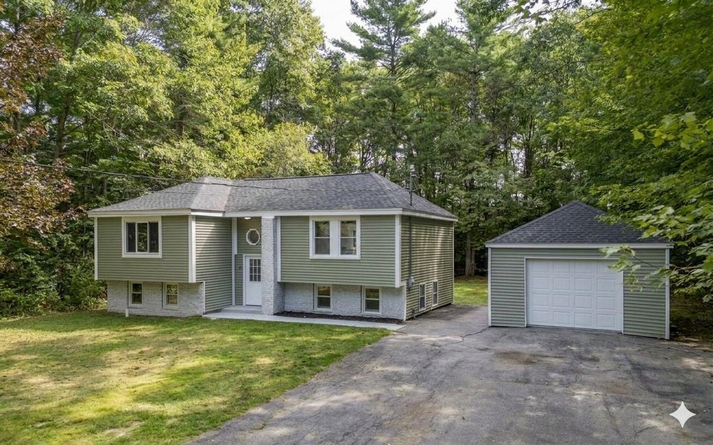 Photo of 27 Powerhouse Road, Berwick, ME 03901 (MLS # 1680980)