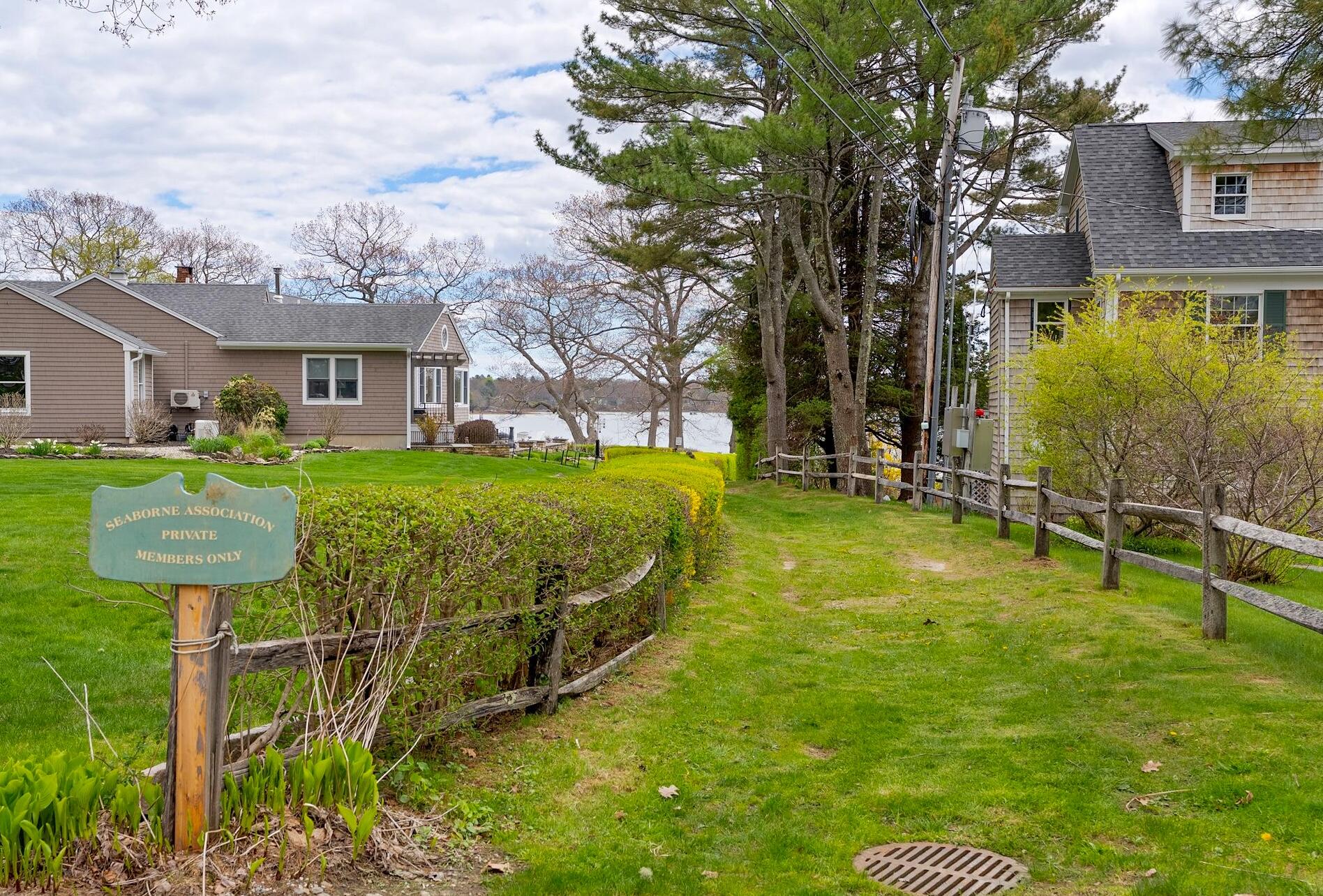 Yarmouth, Maine, 04096, United States, 4 Bedrooms Bedrooms, ,4 BathroomsBathrooms,Residential,Pending,2045664