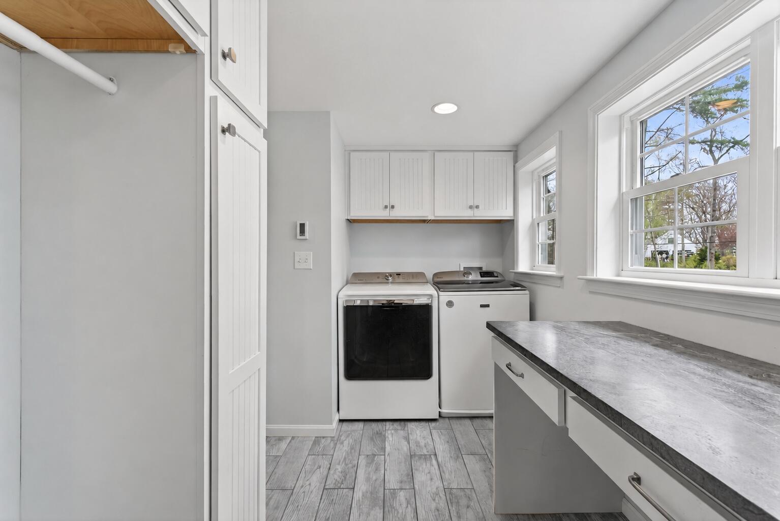 Yarmouth, Maine, 04096, United States, 4 Bedrooms Bedrooms, ,4 BathroomsBathrooms,Residential,Pending,2045664