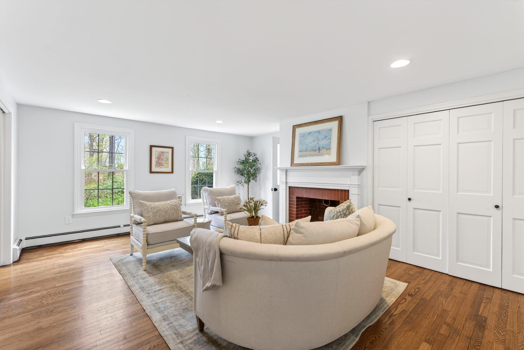 Yarmouth, Maine, 04096, United States, 4 Bedrooms Bedrooms, ,4 BathroomsBathrooms,Residential,Pending,2045664