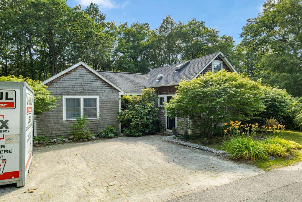 Photo of 86 Underwood Road, Falmouth, ME 04105 (MLS # 1668224)