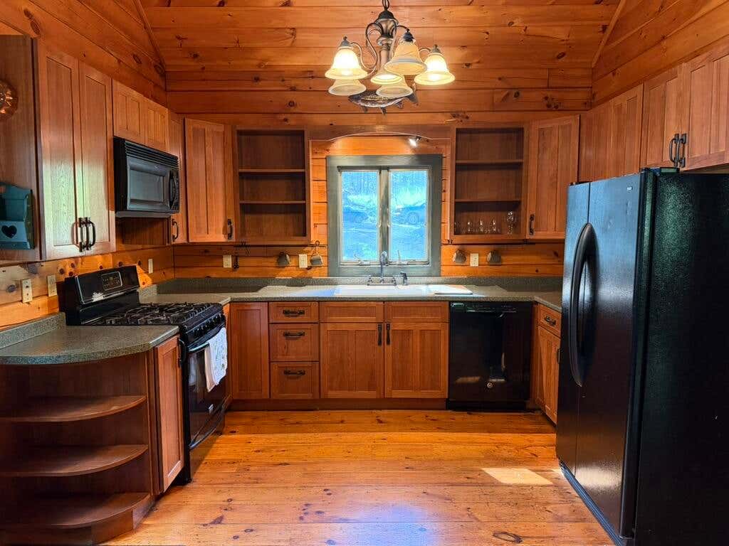 Photo of 27 Lakeview Drive, Bristol, ME 04539 (MLS # 1676121)
