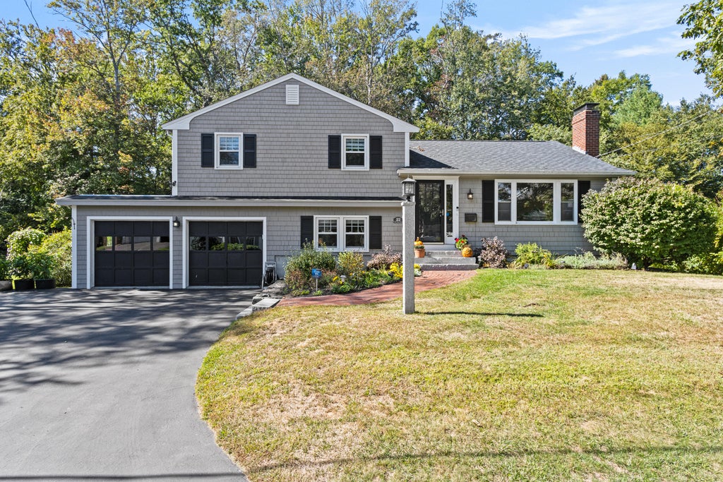 Photo of 22 Tall Pine Road, Cape Elizabeth, ME 04107 (MLS # 1681844)