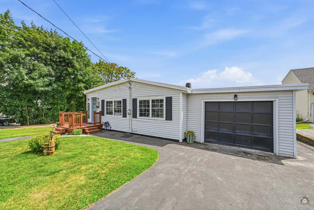 Photo of 23 Beckett Street, Lewiston, ME 04240 (MLS # 1674319)