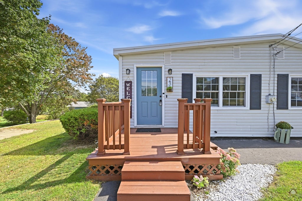 Photo of 23 Beckett Street, Lewiston, ME 04240 (MLS # 1674319)