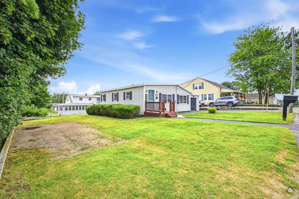 Photo of 23 Beckett Street, Lewiston, ME 04240 (MLS # 1674319)