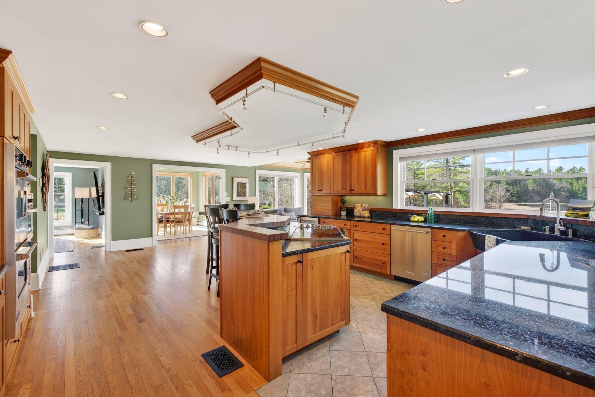 Saco, Maine, 04072, United States, 4 Bedrooms Bedrooms, ,4 BathroomsBathrooms,Residential,Active,2037560