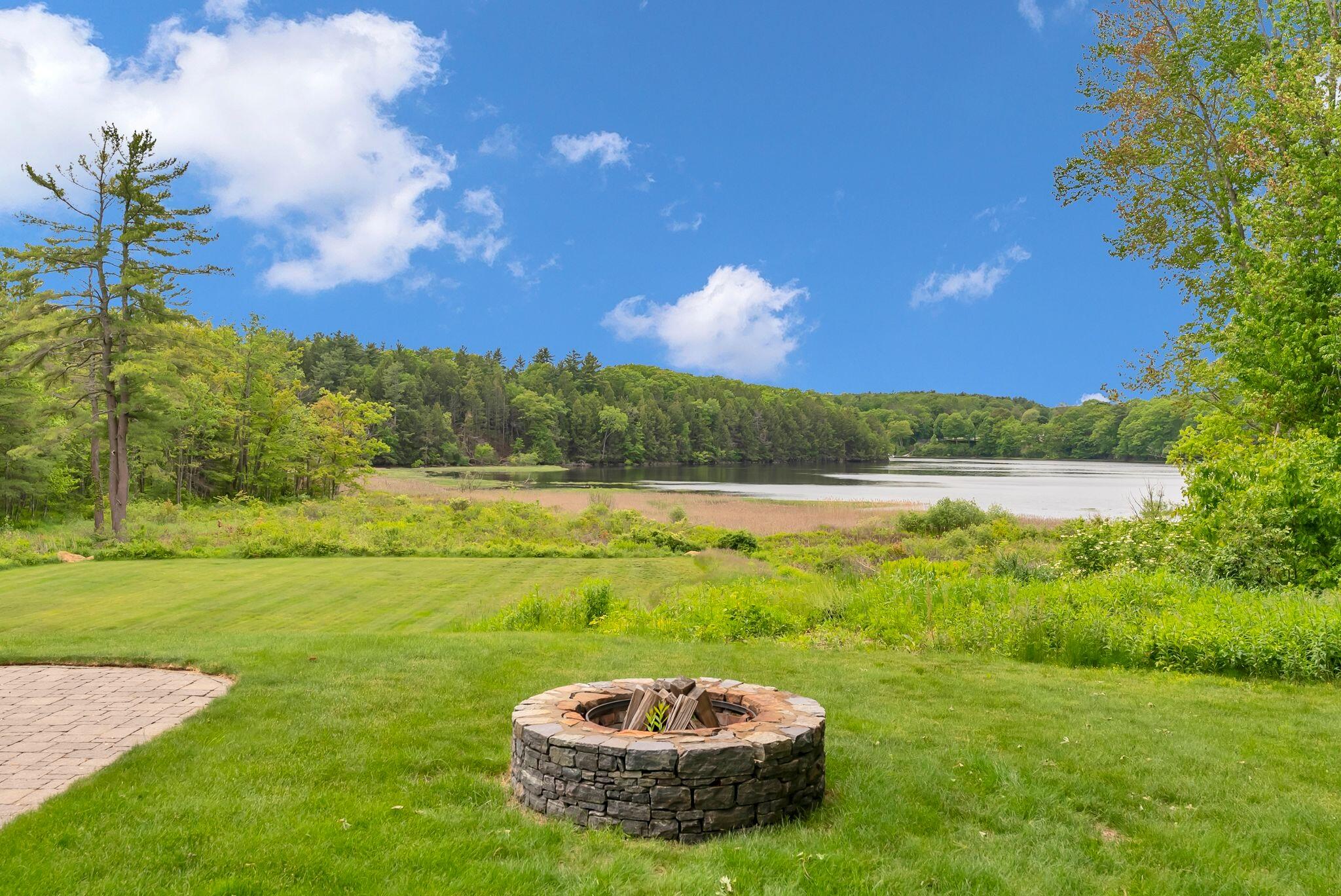 Saco, Maine, 04072, United States, 4 Bedrooms Bedrooms, ,4 BathroomsBathrooms,Residential,Active,2037560