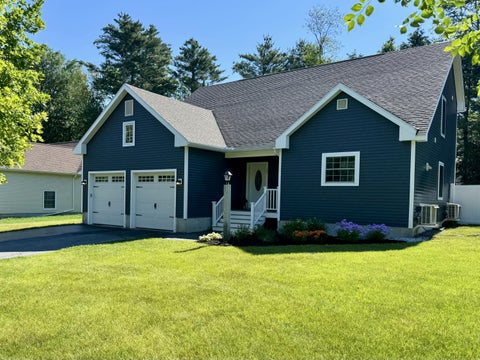 Photo of 75 Forest Glen Lane, Topsham, ME 04086 (MLS # 1671347)