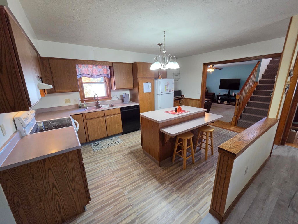 Photo of 3 Linda Circle, Lewiston, ME 04240 (MLS # 1684442)