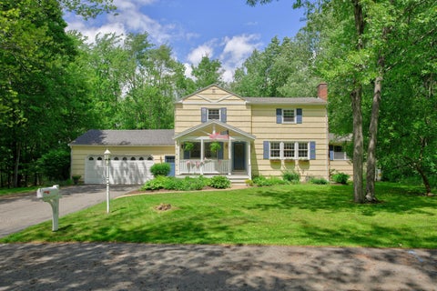 Photo of 6 Surrey Lane, Cumberland, ME 04110 (MLS # 1670408)