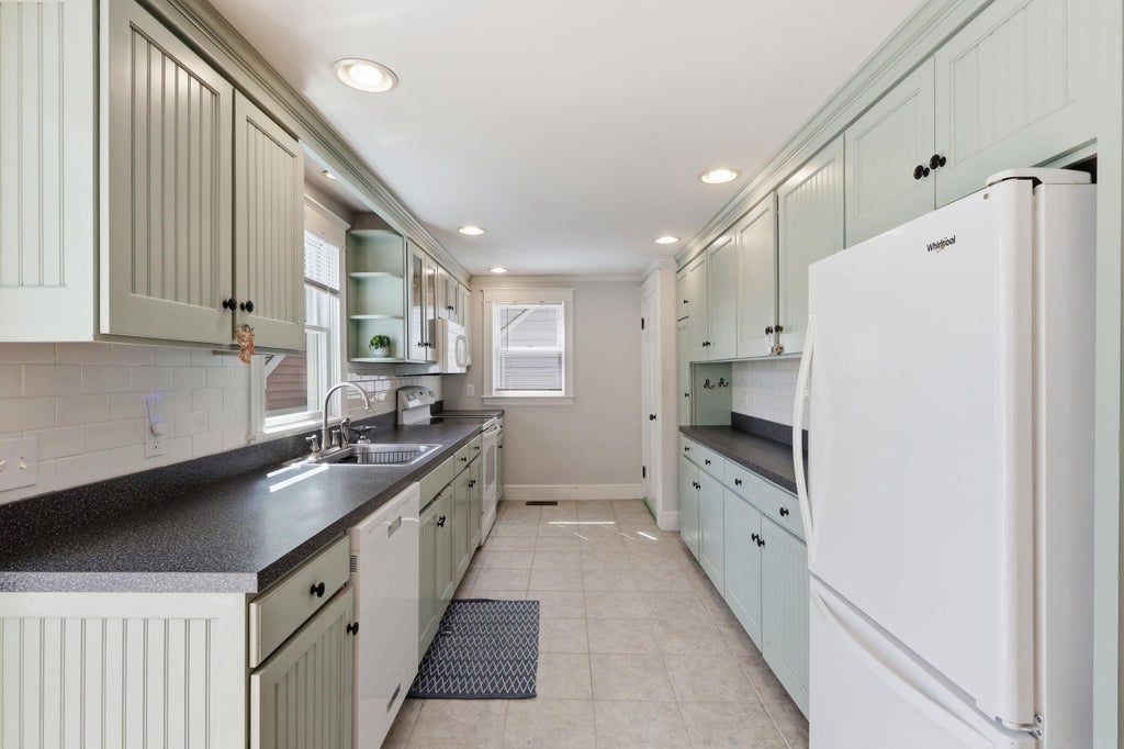 Photo of 75 Pennell Avenue, Portland, ME 04103 (MLS # 1672790)