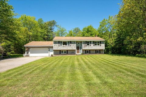 Photo of 131 Bayside W, Owls Head, ME 04854 (MLS # 1665752)