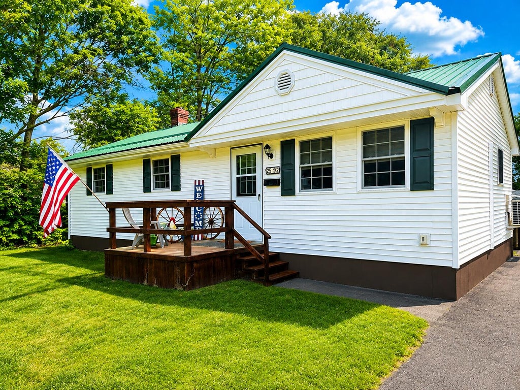 Photo of 25 1/2 Elm Street, East Millinocket, ME 04430 (MLS # 1668645)