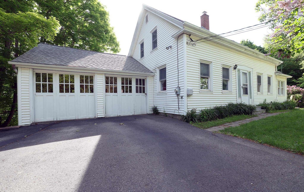 Photo of 28 Greenville Street, Hallowell, ME 04347 (MLS # 1665071)
