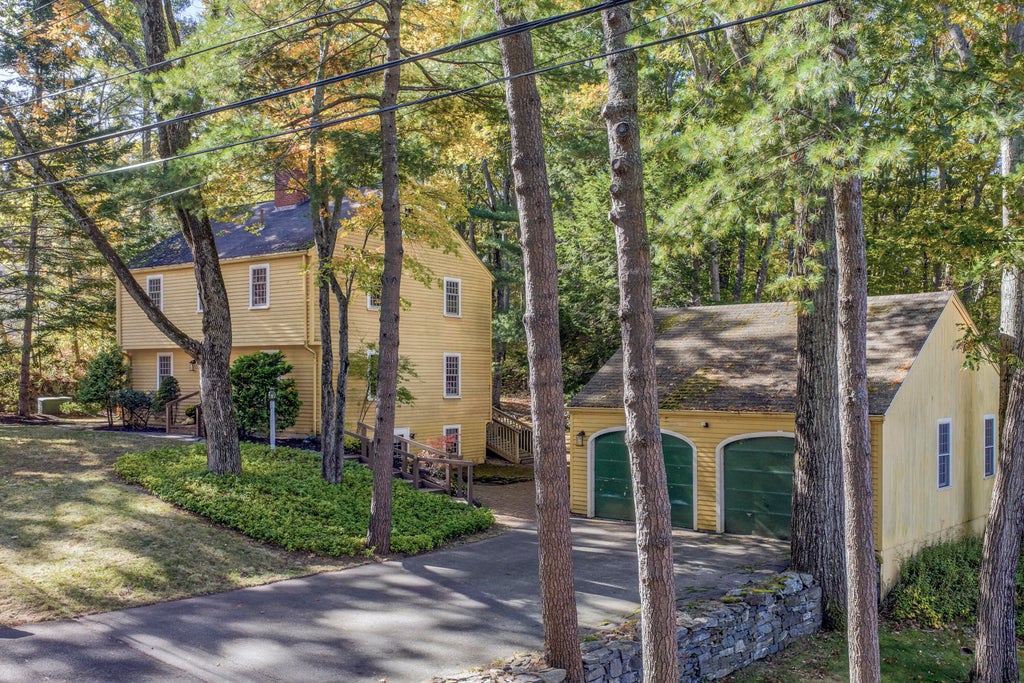 Photo of 12 Locksley Road, Cape Elizabeth, ME 04107 (MLS # 1683115)