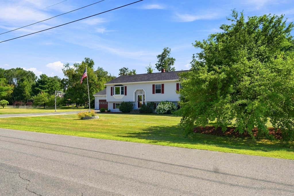 Photo of 23 Robin Court, Skowhegan, ME 04976 (MLS # 1676320)
