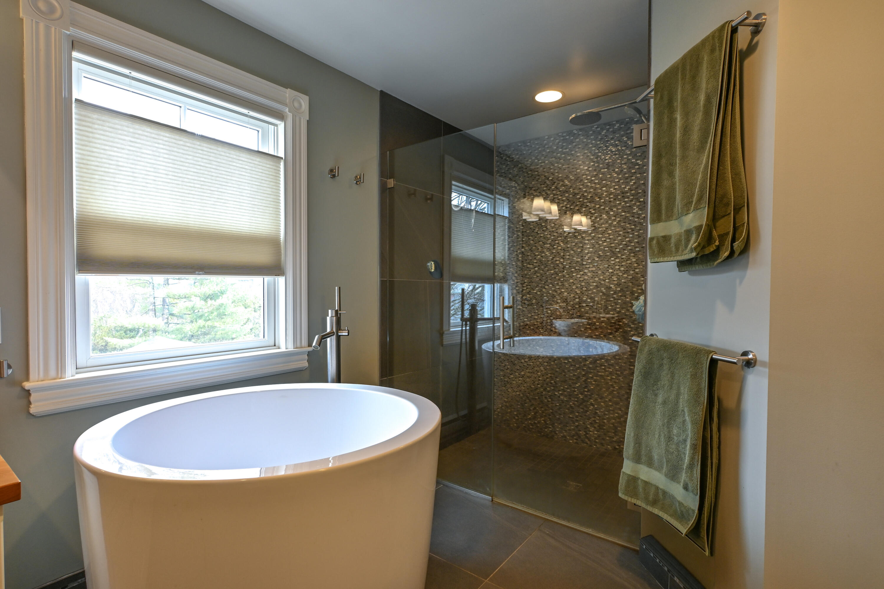 Portland, Maine, 04102, United States, 5 Bedrooms Bedrooms, ,5 BathroomsBathrooms,Residential,Active,2033687