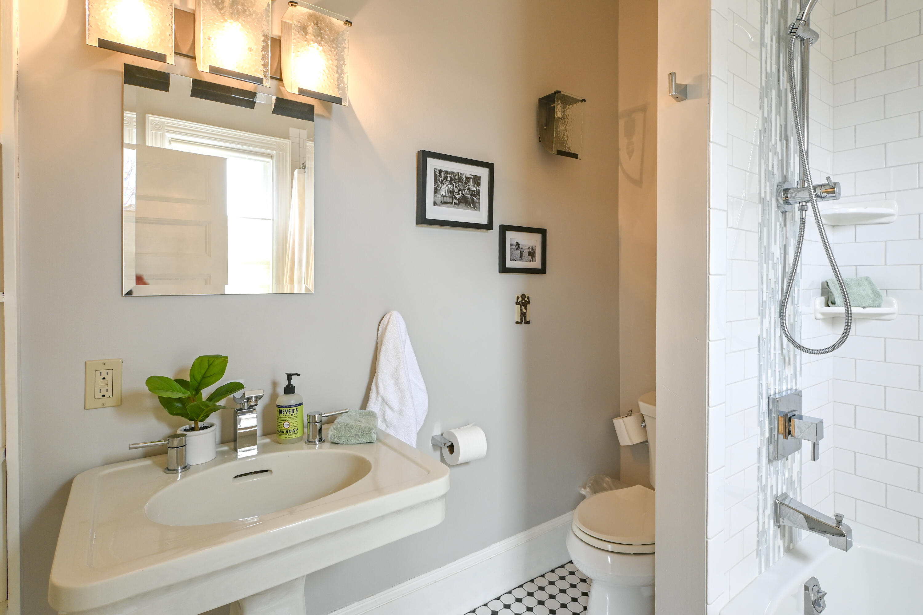 Portland, Maine, 04102, United States, 5 Bedrooms Bedrooms, ,5 BathroomsBathrooms,Residential,Active,2033687
