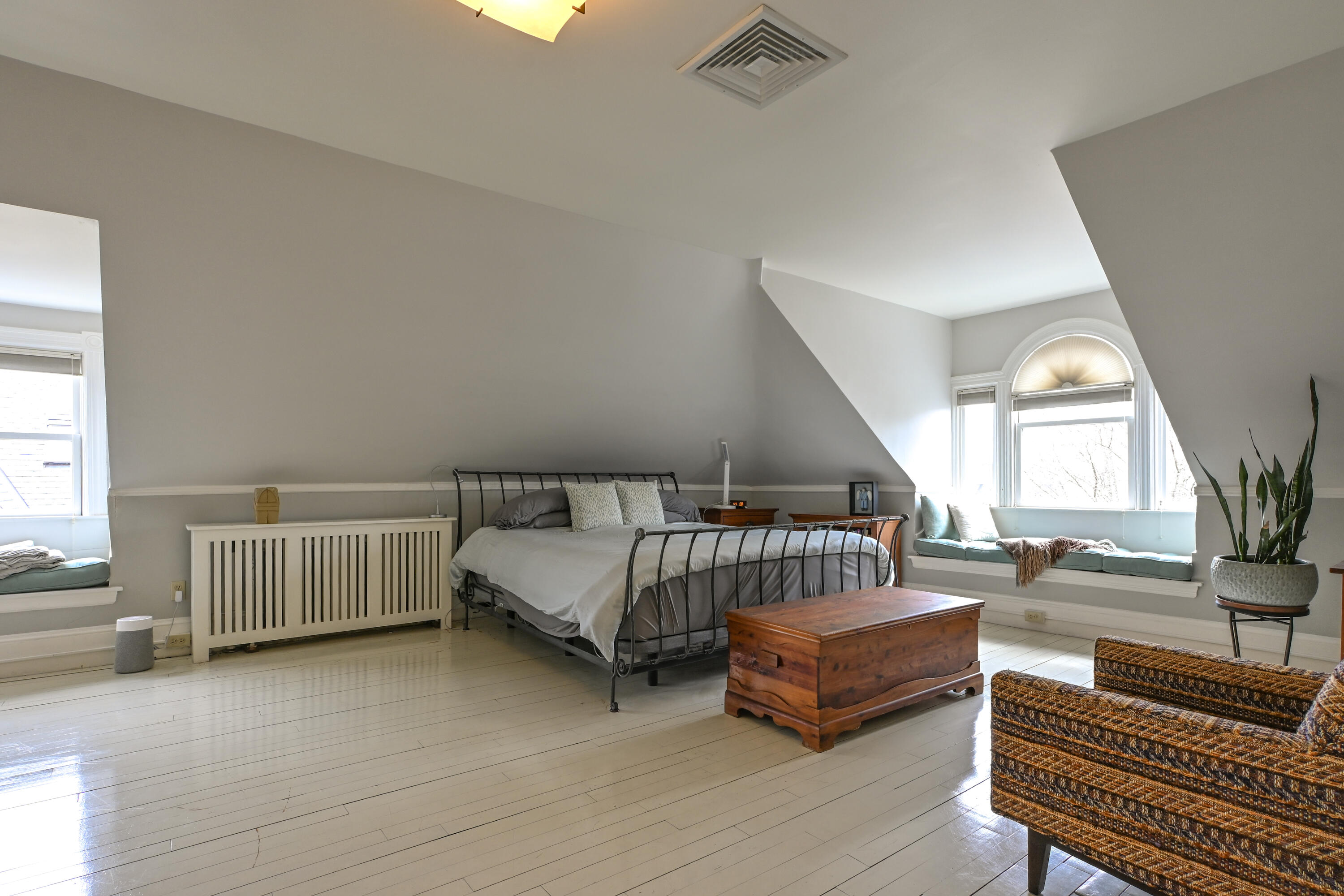 Portland, Maine, 04102, United States, 5 Bedrooms Bedrooms, ,5 BathroomsBathrooms,Residential,Active,2033687