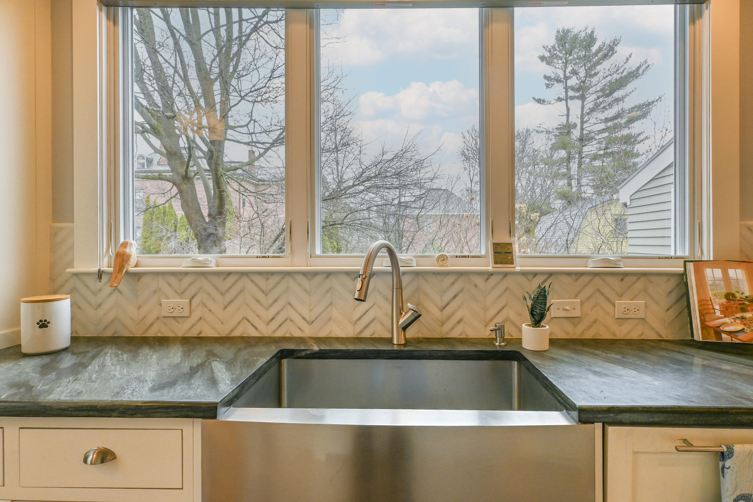 Portland, Maine, 04102, United States, 5 Bedrooms Bedrooms, ,5 BathroomsBathrooms,Residential,Active,2033687