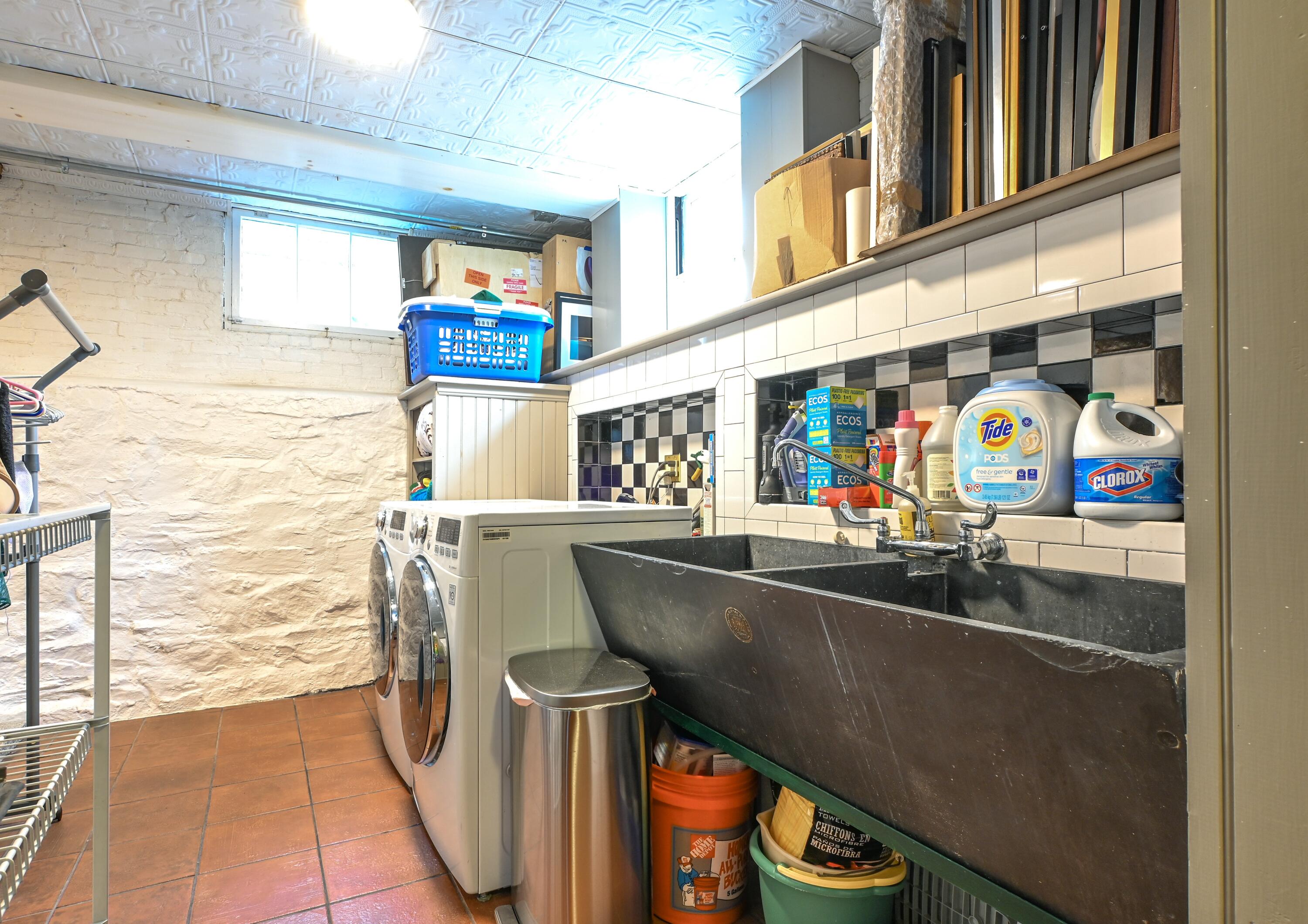 Portland, Maine, 04102, United States, 5 Bedrooms Bedrooms, ,5 BathroomsBathrooms,Residential,Active,2033687