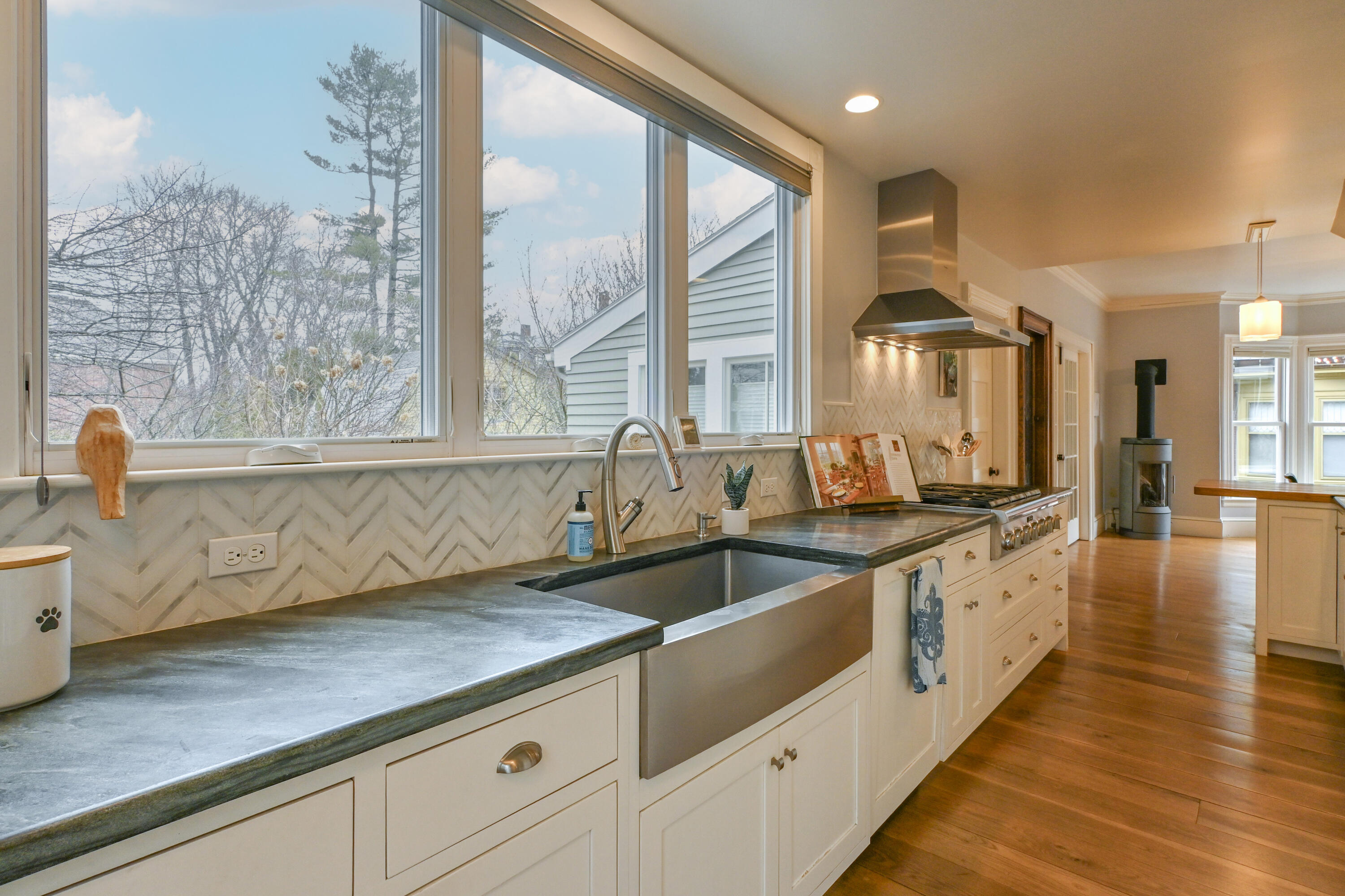 Portland, Maine, 04102, United States, 5 Bedrooms Bedrooms, ,5 BathroomsBathrooms,Residential,Active,2033687
