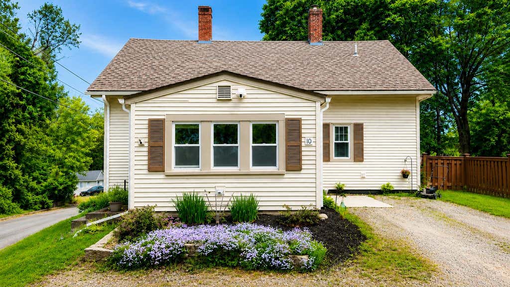 Photo of 10 Danforth Street, Wiscasset, ME 04578 (MLS # 1665668)