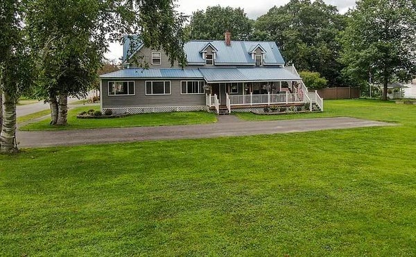 37 PENOBSCOT AVE, HOWLAND, ME 04448 - Image c7d58b0428f48bbe8d766a080f2daab4/3320280062
