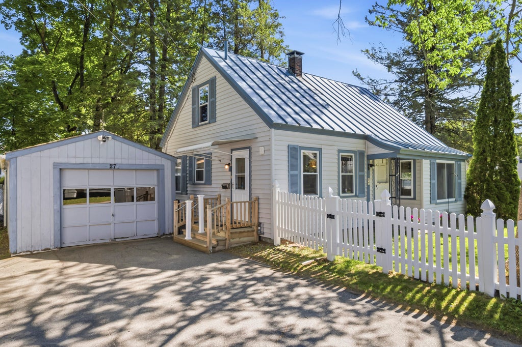 Photo of 27 Edgemont Avenue, Waterville, ME 04901 (MLS # 1666024)