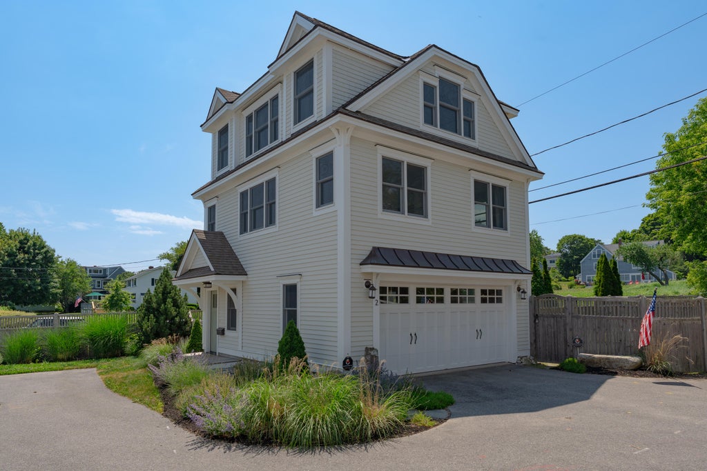 Photo of 2 Myrtle Avenue, South Portland, ME 04106 (MLS # 1670845)