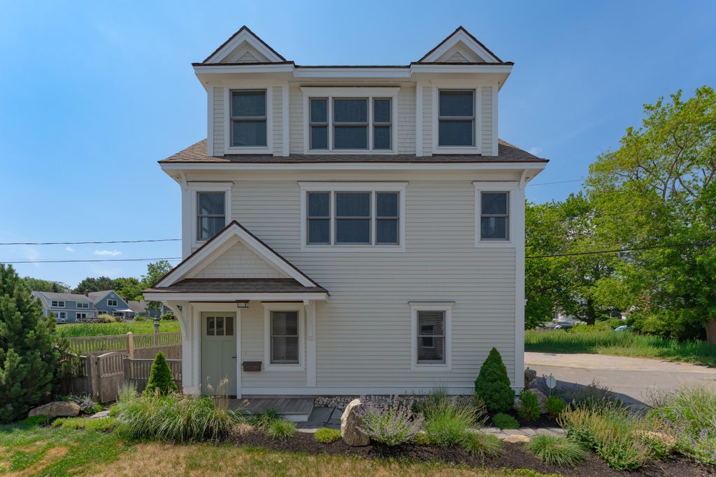 Photo of 2 Myrtle Avenue, South Portland, ME 04106 (MLS # 1670845)