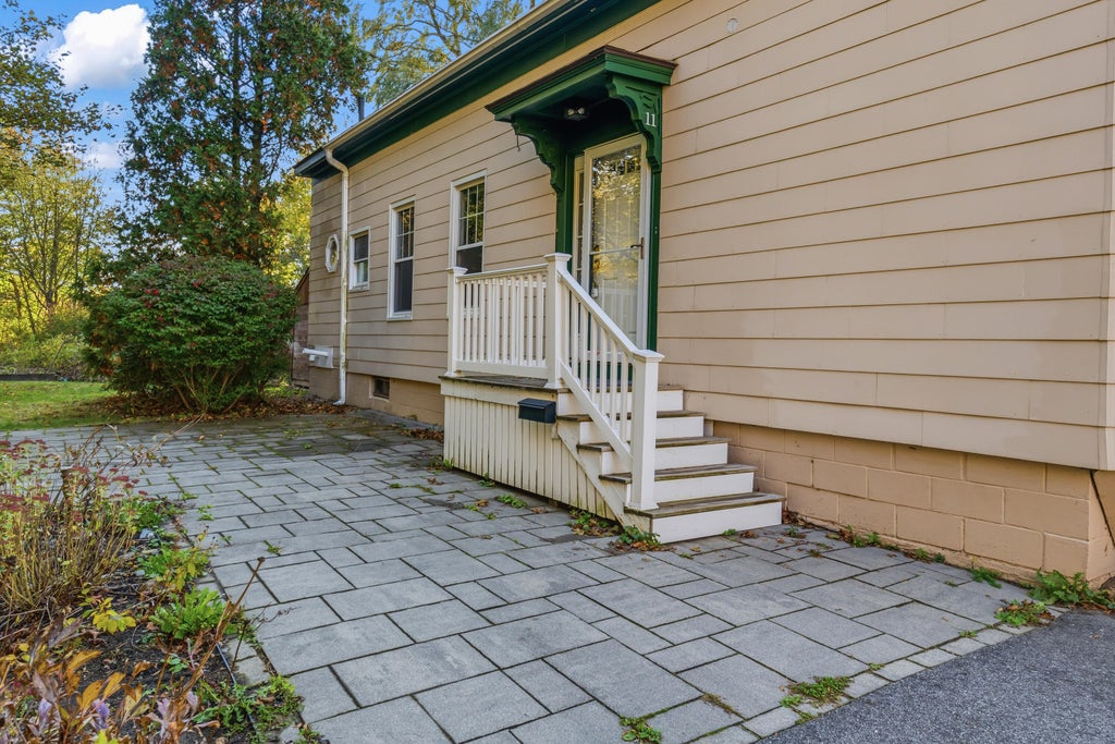 Photo of 11 Wilton Lane, Cape Elizabeth, ME 04107 (MLS # 1684169)