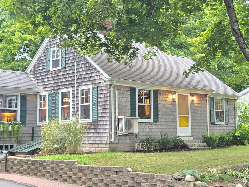 Photo of 4 Dunstan Avenue, Scarborough, ME 04074 (MLS # 1676101)