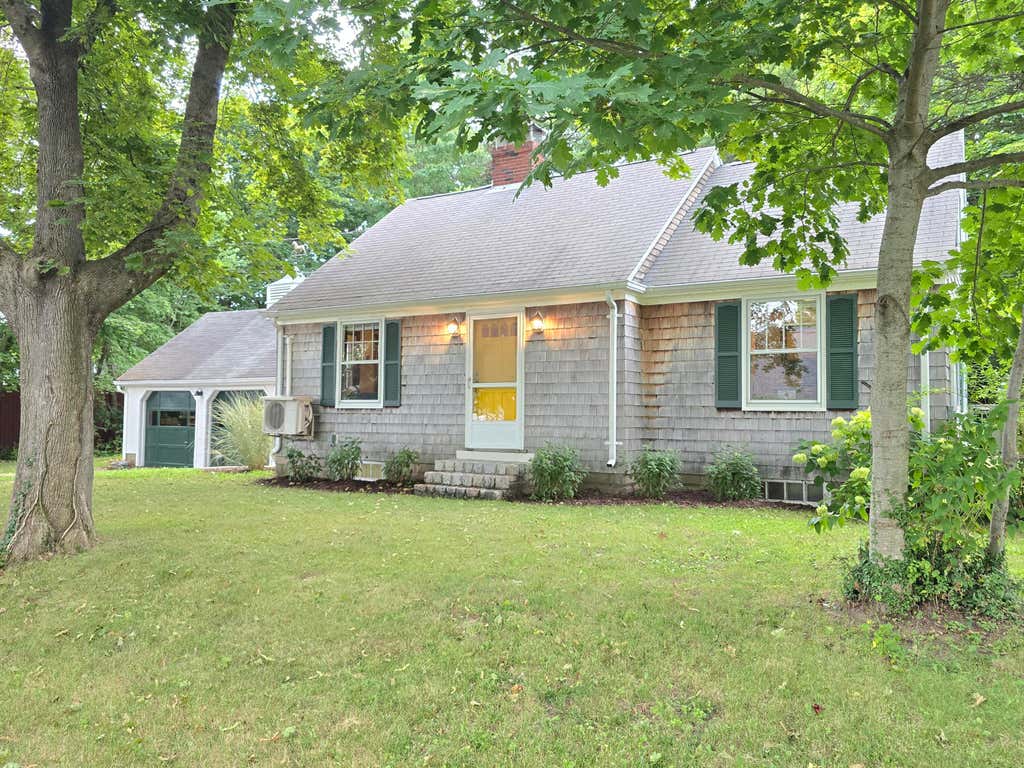 Photo of 4 Dunstan Avenue, Scarborough, ME 04074 (MLS # 1676101)