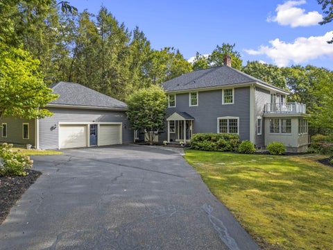 Photo of 8 Fox Run Road, Falmouth, ME 04105 (MLS # 1681188)