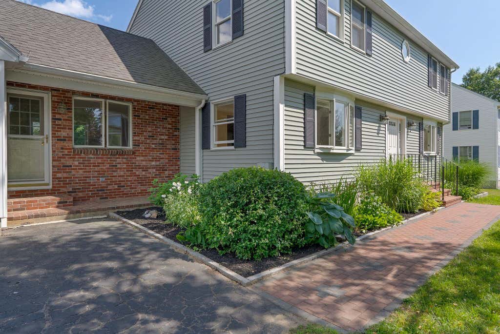 Photo of 982 Highland Avenue, South Portland, ME 04106 (MLS # 1670228)