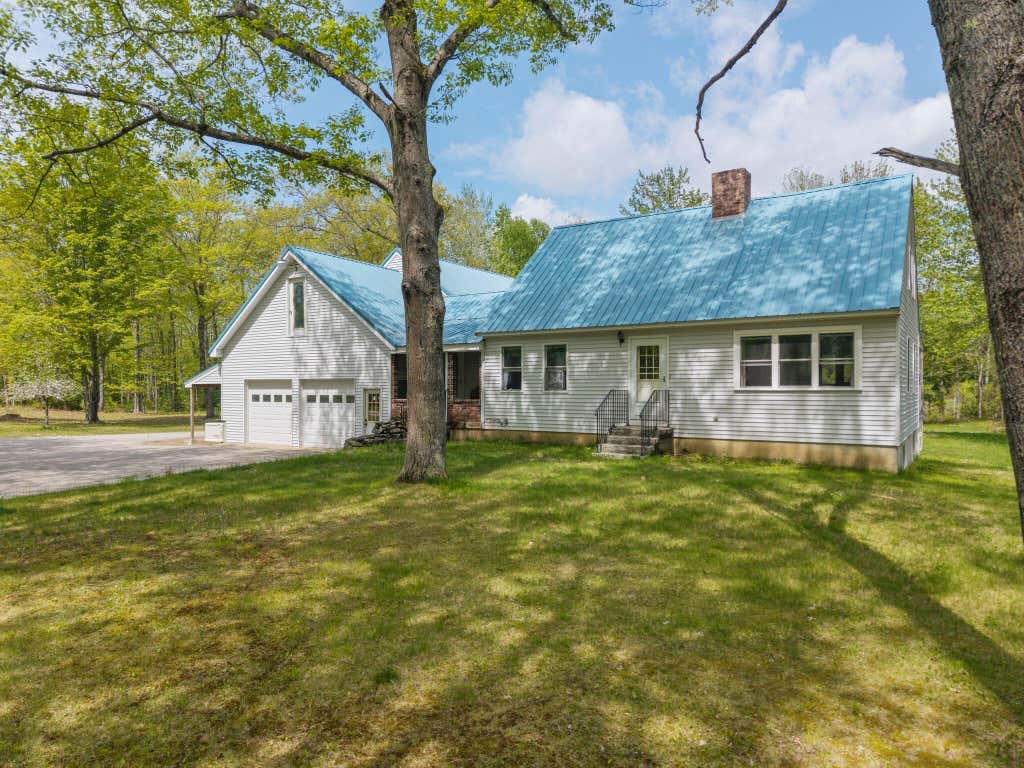 Photo of 337 Elm Street, Limerick, ME 04048 (MLS # 1663349)