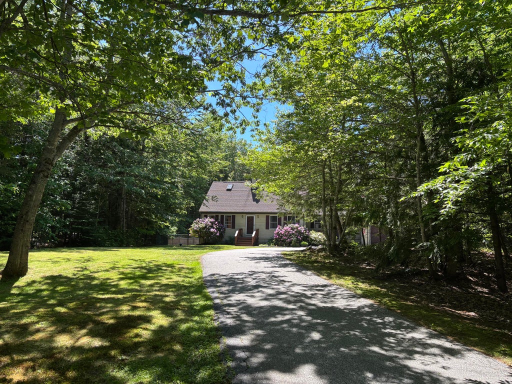 Photo of 17 Curtis Road, Freeport, ME 04032 (MLS # 1666775)