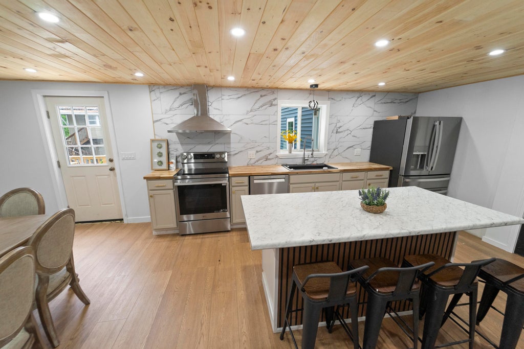 Photo of 156 Essex Street, Bangor, ME 04401 (MLS # 1683710)