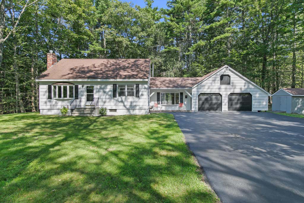Photo of 25 Pioneer Lane, Standish, ME 04084 (MLS # 1676161)
