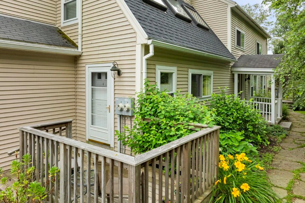 Photo of 5 Hillside Place #2, Boothbay, ME 04537 (MLS # 1652019)
