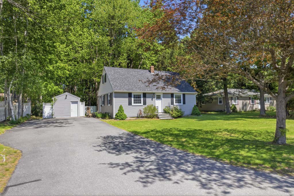 Photo of 50 Hennessey Avenue, Brunswick, ME 04011 (MLS # 1666030)