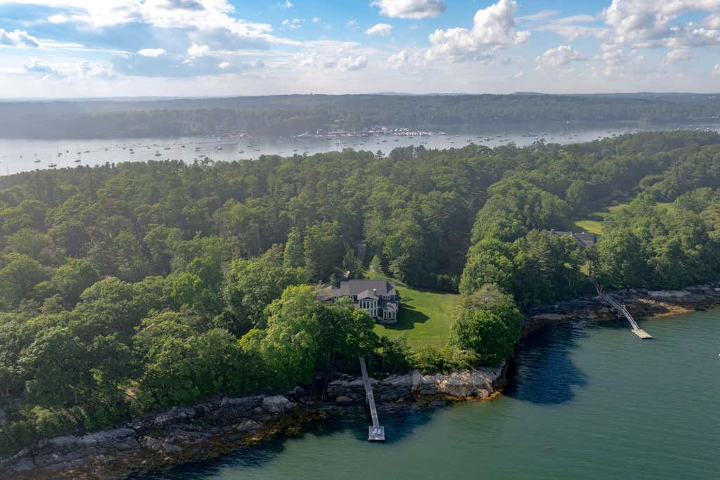 Photo of 675 Wolfe's Neck Road, Freeport, ME 04032 (MLS # 1669418)